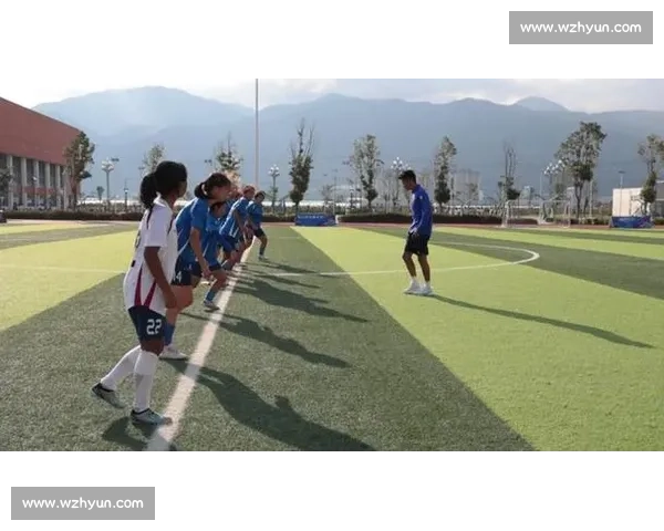 门神” 某色石布：用热爱架起两代足球桥